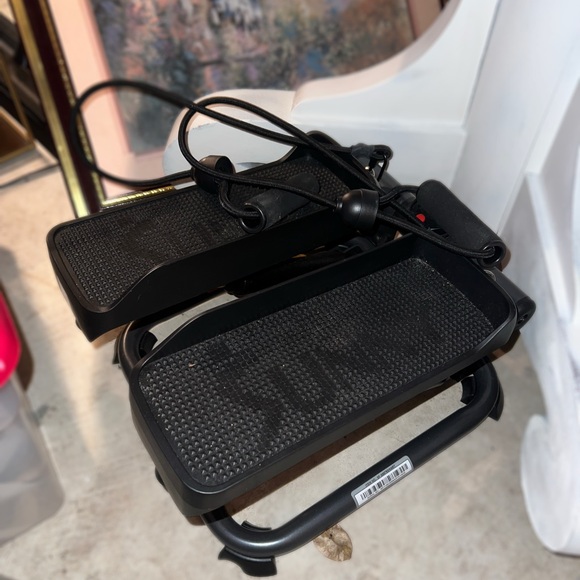 Black Stepper Exercise Machine - Picture 2 of 4